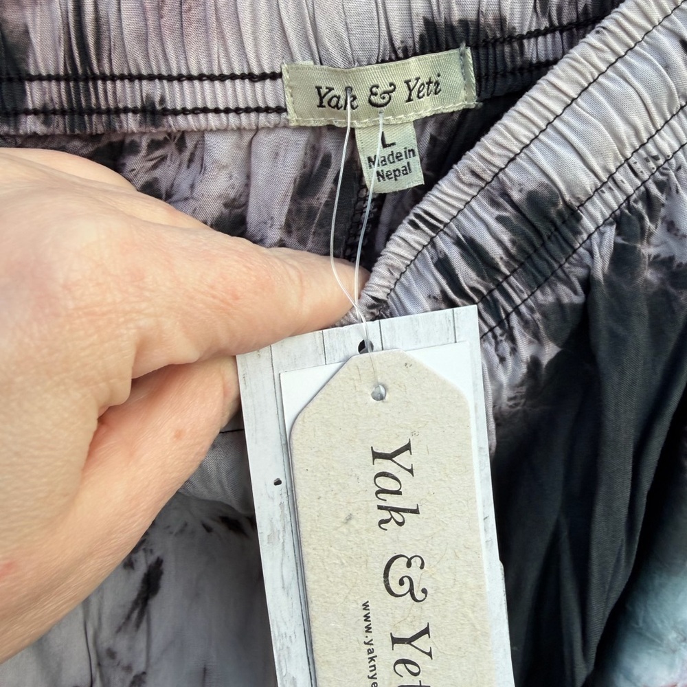 Yak & Yeti - Tie-Dye Wide-Leg Belled Pants - Picture 5 of 6